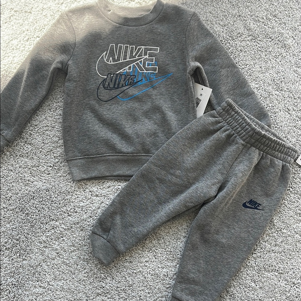Nike top and bottom set, 2T